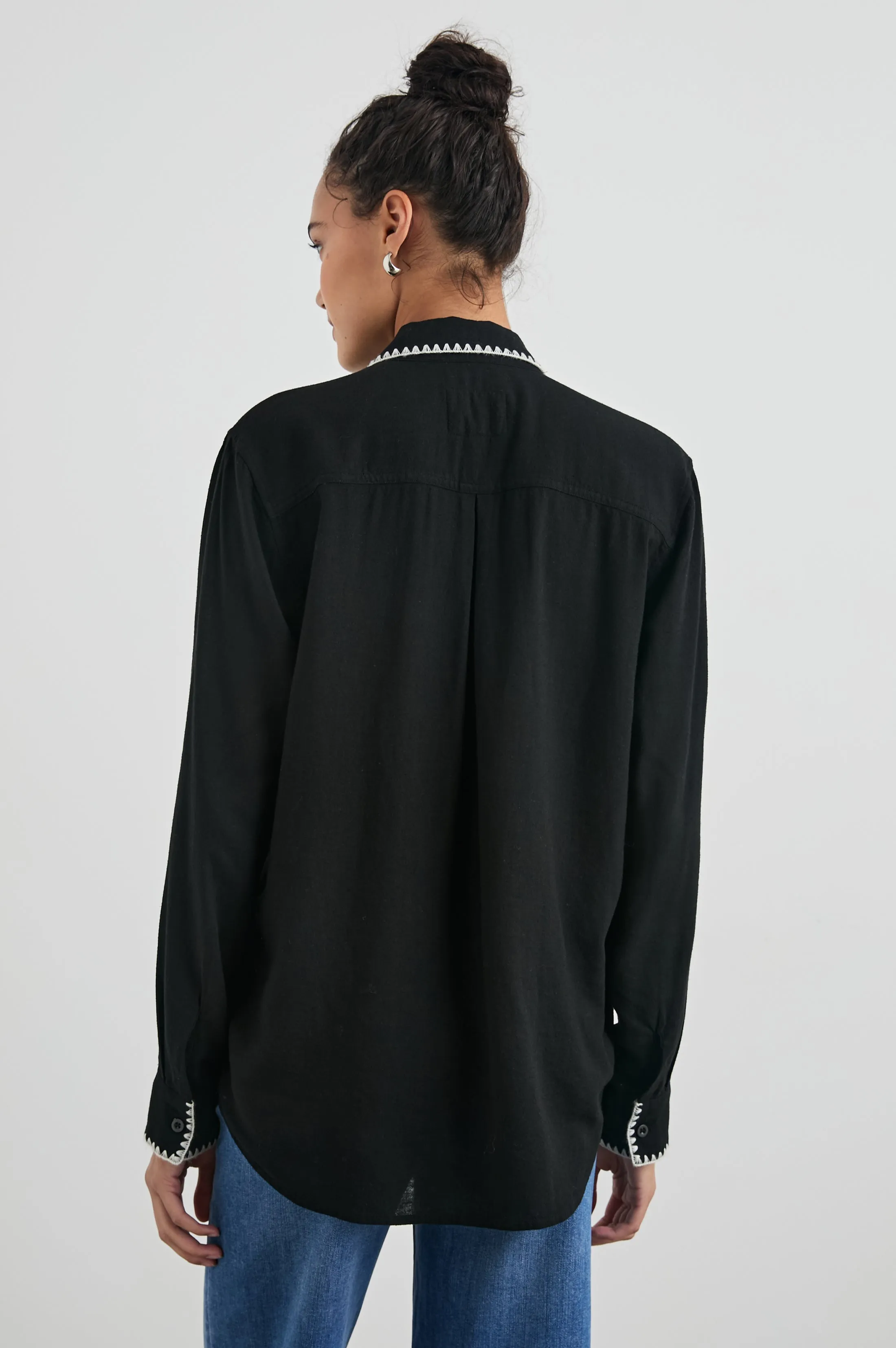 CHARLI SHIRT - BLACK BLANKET STITCH