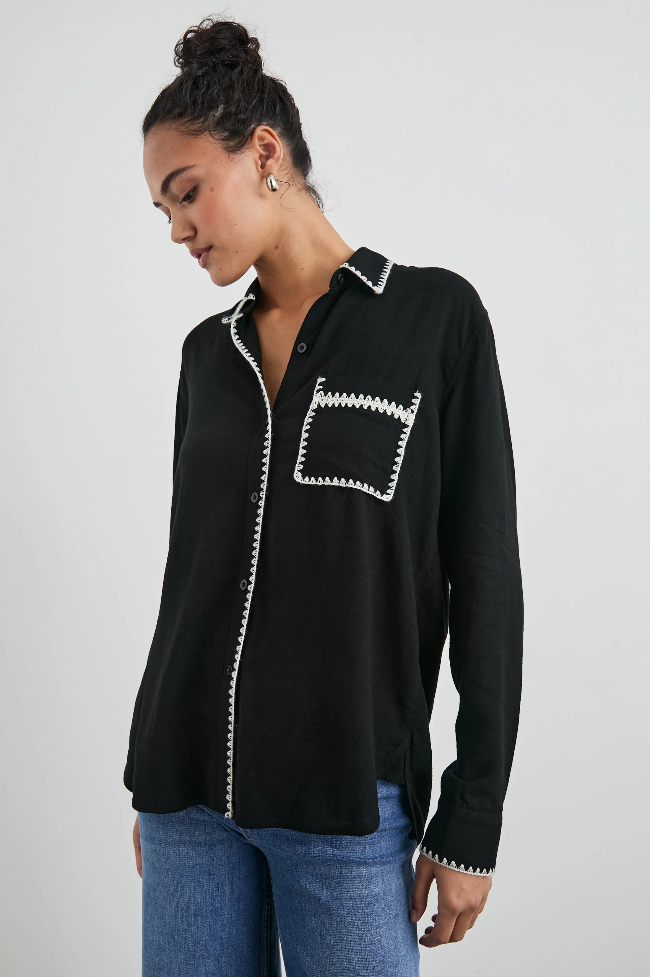 CHARLI SHIRT - BLACK BLANKET STITCH